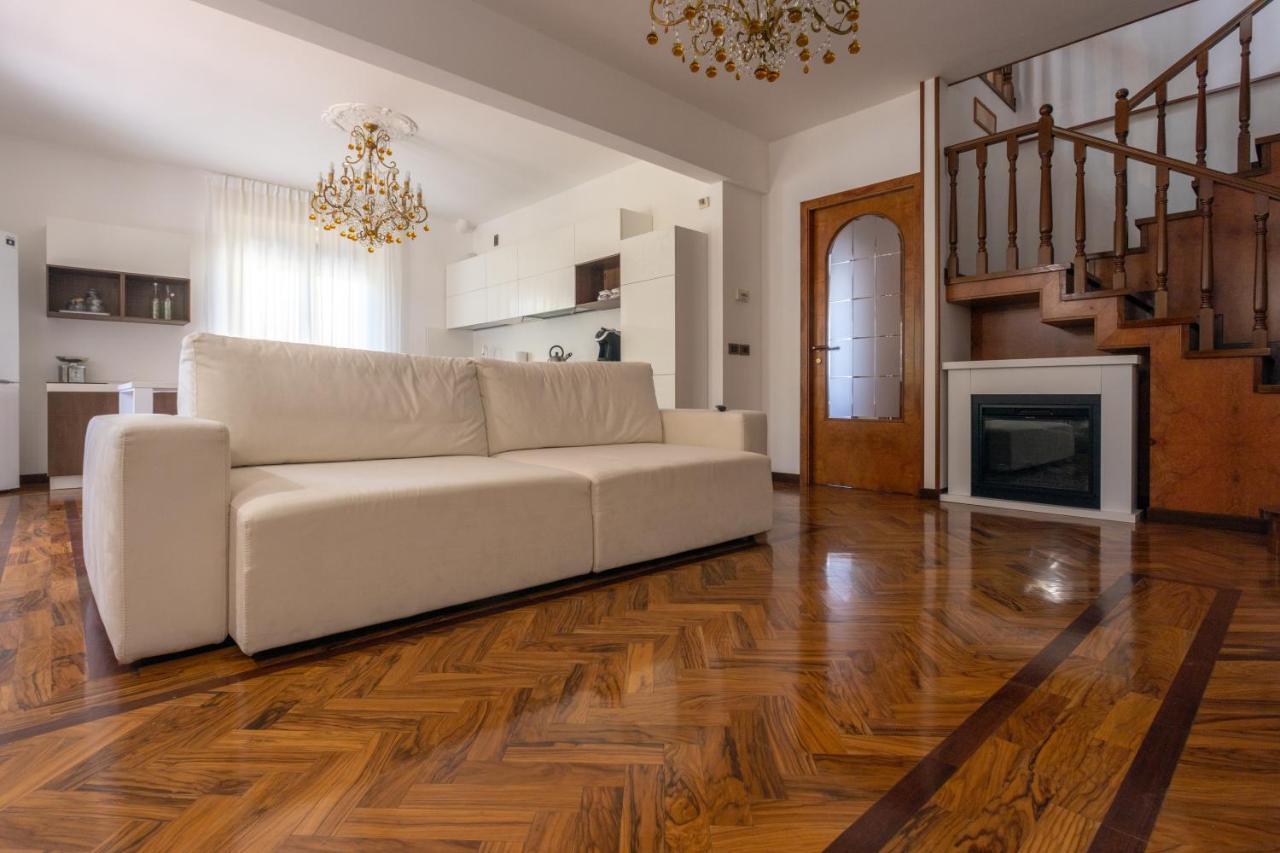 La Principessa Nera B&B Ostra Dış mekan fotoğraf